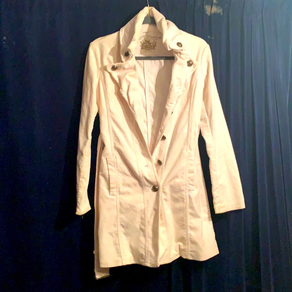 B B Dakota XS white velour-type coat